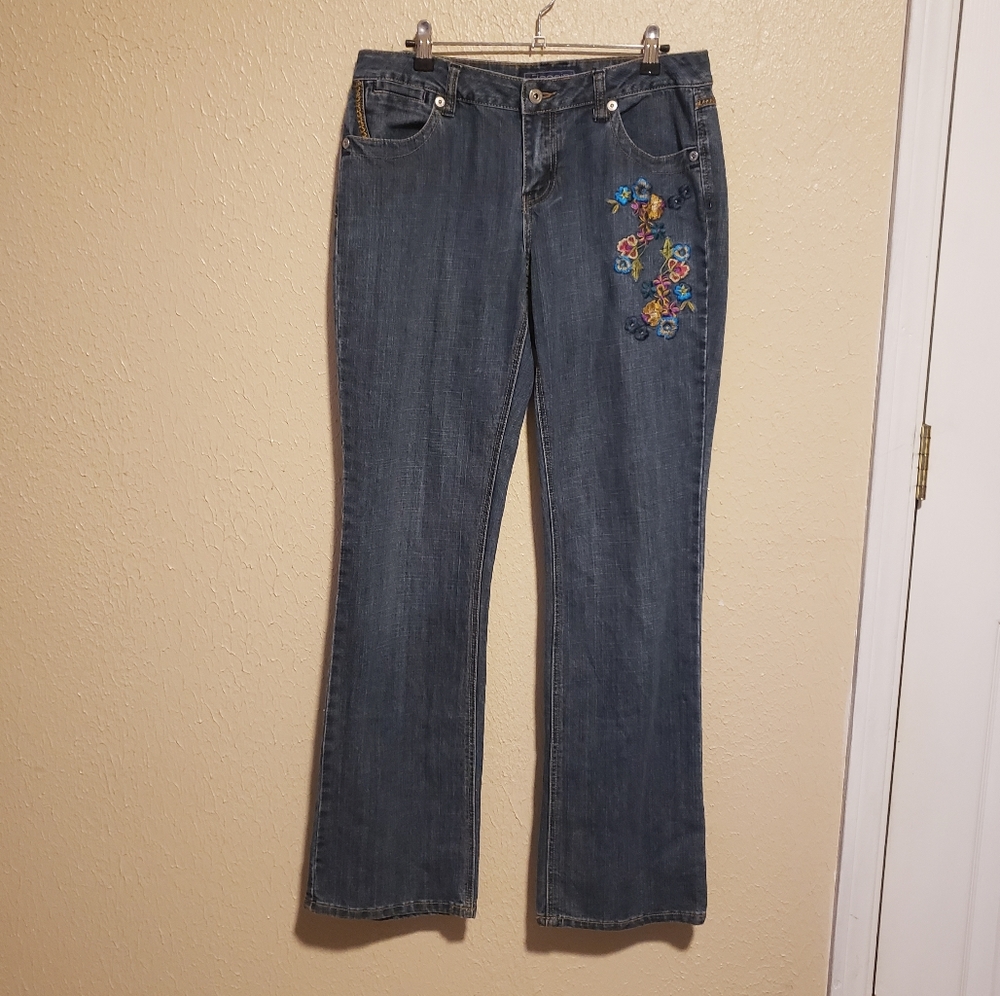 Baccini Embroidered Floral Bootcut Jeans Size 8
